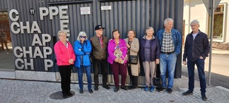 CHAPPEN etupihalla Gun-Lis, Liisa, Erkki, Seija, Hilkka, Ritva, Kari ja Jukka. poissa Maarit. Kuva,Jaakko