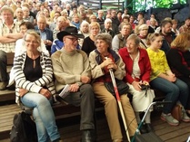 Mustion kesäteatterissa 30.6.2016. "Kunnon kansleri" näytelmän esityksessä